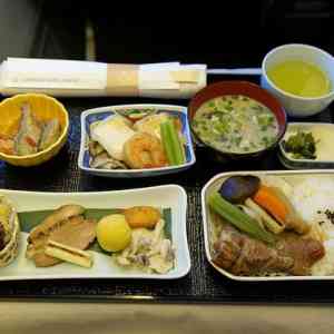 空中美食 世界各地18种飞机餐