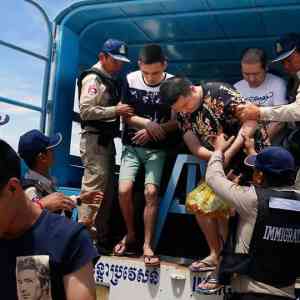 柬6年驱逐涉嫌网络诈骗的愈800名中国人返国