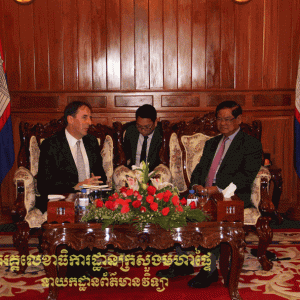 欧盟驻柬大使‧与柬内长谈大选问题