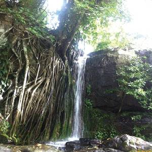 宝石城的天然瀑布——波雅卡