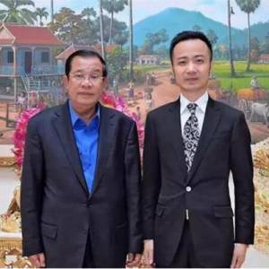 洪森总理接见中柬商业协会主席俞凌雄