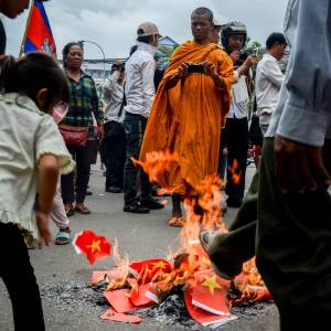 柬埔寨严查非法移民惊动越南 越方吁柬方保护其公民合法权益 ...