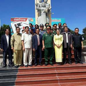 国公省“柬越友好纪念碑”落成