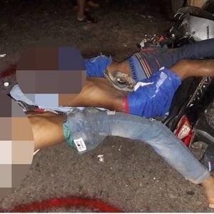摩托撞卡车3人死
