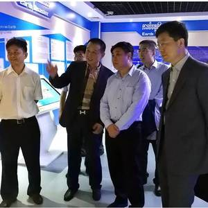 中国工业与信息化部张峰总工程师率团考察东南亚电信