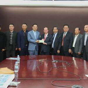 实业家陈杰克勋爵乐捐3万美元助力柬华总会建设