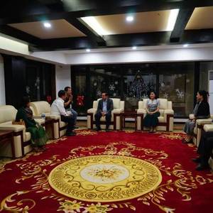 改变当地人休闲方式 给古城增添别样风采 肯文松省长高度评价《吴哥王朝》 ... ...