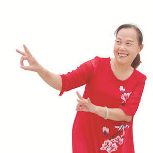 中国大妈远赴柬埔寨跳广场舞
