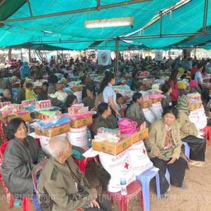 心系民生 柬红十字慰问磅清扬省贫困户