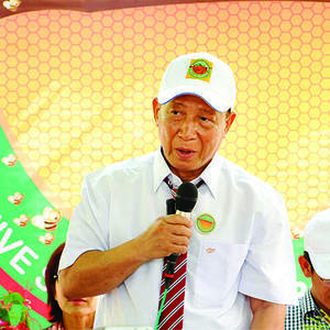 蒙速农多宣布退出政坛 辞去蜂巢电台台长一职