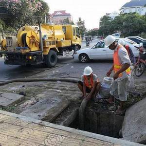 金边市各区着手改善排水系统  以解城市水患