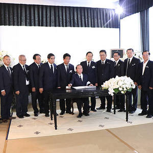 柬华总会代表吊唁赛冲亲王岳父