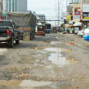 苏庆副总理痛批道路建设 “偷工减料”现象