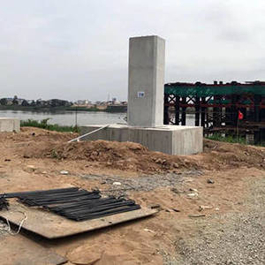 水净华临时铁桥工程完成近半