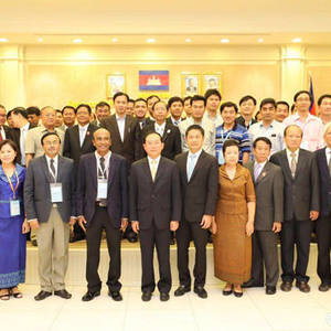 甘密医院携手新加坡开展主题研讨会