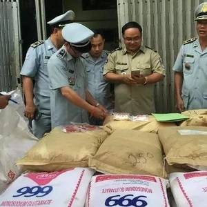 警方查获10多吨，假味精写中文就是中国的？