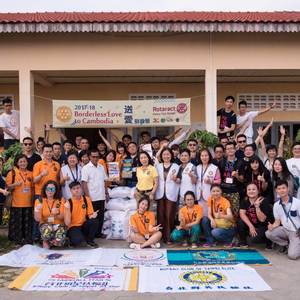 国际扶轮3481地区‧台北市群英扶轮社送爱到吴哥