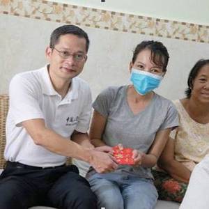 新春慰问送温暖，中国银行金边分行走访慰问活动！