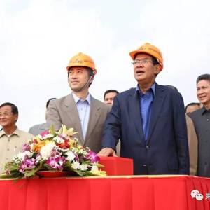 “大使啊，8座大桥还不够，我还需要更多的援助...”