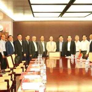 洪森总理4月再请华人“团结饭”