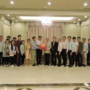 全国各地的华社会馆领导向方侨生会长拜年