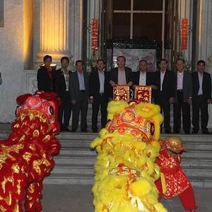 柬华六大龙狮团向总会、王宫、大使馆拜年