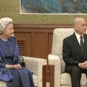 杨洁篪会见柬埔寨国王西哈莫尼和太后莫尼列