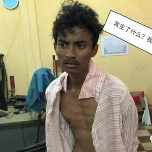 抢劫不成，柬飞车党反被猛拽下车当场擒住！