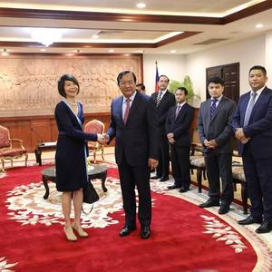 巴速坤会见联合国开发计划署驻柬新代表