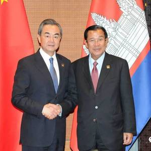 中国支持和祝福洪森继续连任