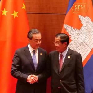 洪森王毅会面·中支持柬维护国家尊严
