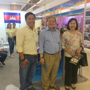 老汉兴酒品精彩亮相东会柬埔寨展