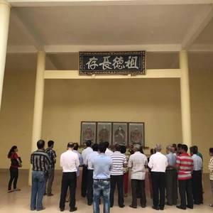 柬黄氏宗亲会举行清明扫墓活动