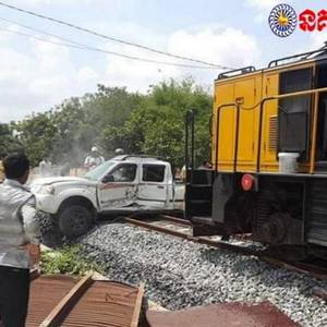 卜省铁道20天内·3汽车被列车撞