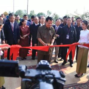 中国援建柬埔寨桔井大学启用