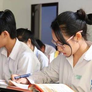柬埔寨中文教育从“输血”转为“造血”