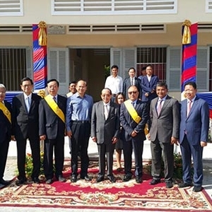 中民投援建首批“丝路学校”移交柬埔寨