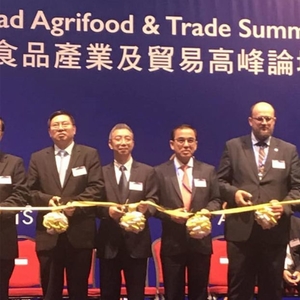 文萨坤呼吁中国企业投资柬埔寨大型农业项目