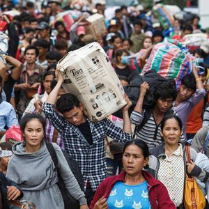 近万名柬劳工在泰国未合法化